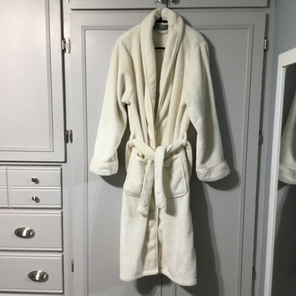 Brookstone N.A.P. Ultra Plush Soft Cozy Belted Bathrobe S/M